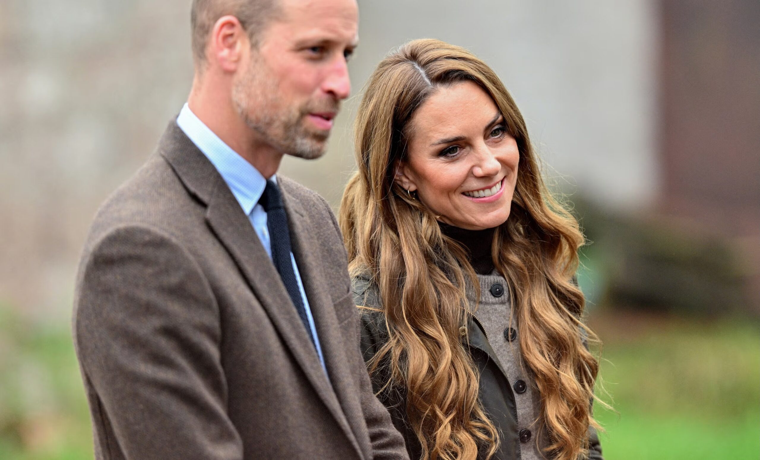 Prince William and Kate Attend London Film Premiere of Digger 4 Prince William and Kate Middleton speaking with film crew