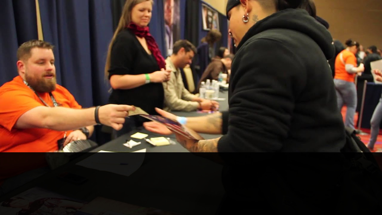 Daniel Logan Biography: Age, Height, Wife, Net Worth & Movies 3 Actor signing autographs at sci fi convention